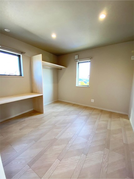 H様_2階_洋室_左側 1970c21f81fc5d97f44044def400a3d4