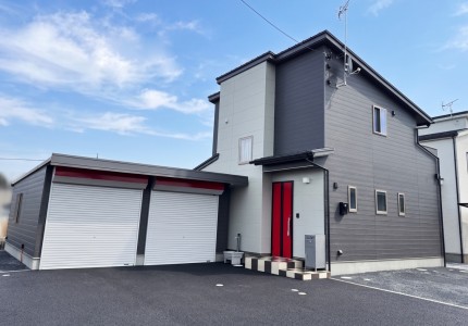土間のあるガレージハウス外観