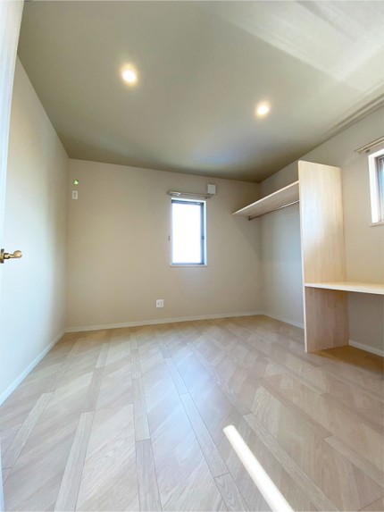 H様_2階_洋室_右側 823ed21d20f804b3652c0670bc801905